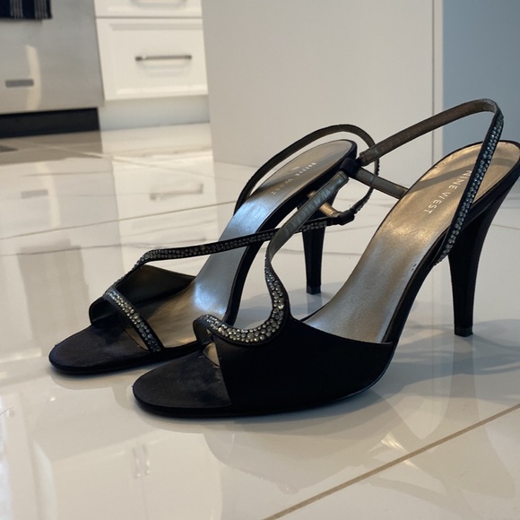 Nine west heals - Picture 2 of 5